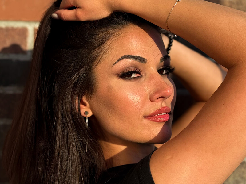 Cam girl AminaMonre from LiveJasmin.com