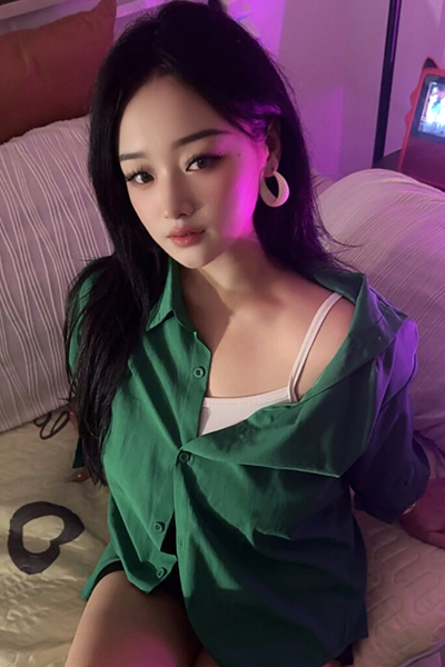 Cam girl NolanMia from LiveJasmin.com