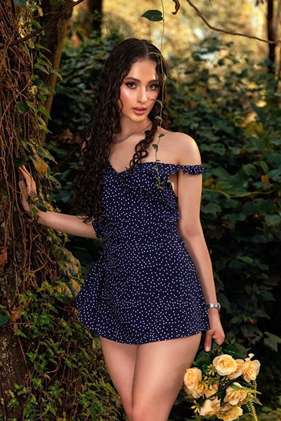 Cam girl DaphneBecket from LiveJasmin.com