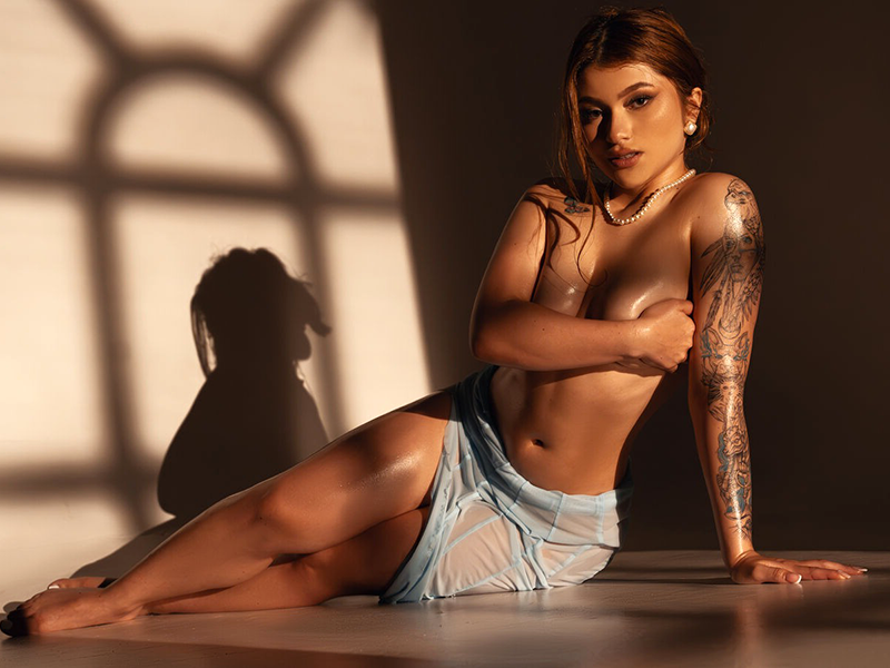 Cam girl TeffyLaRose from LiveJasmin.com