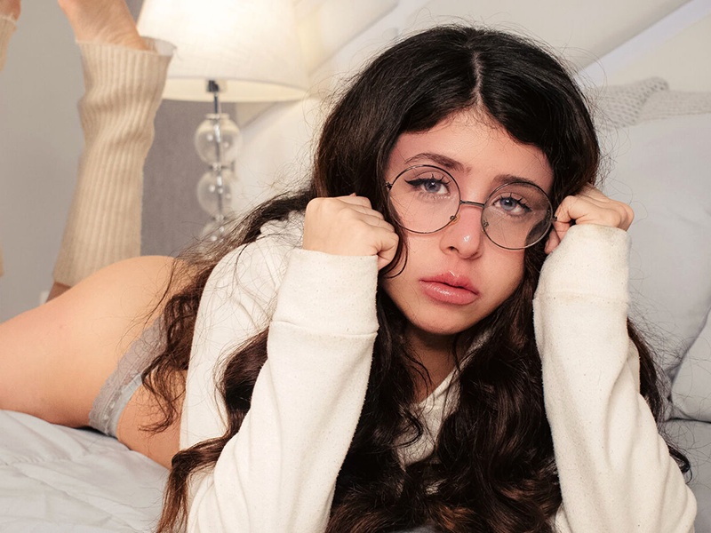 Cam girl AlyBellemore from LiveJasmin.com