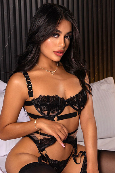 Cam girl ElliahRosse from LiveJasmin.com