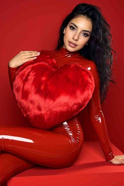 Cam girl EmilianaEscobar from LiveJasmin.com