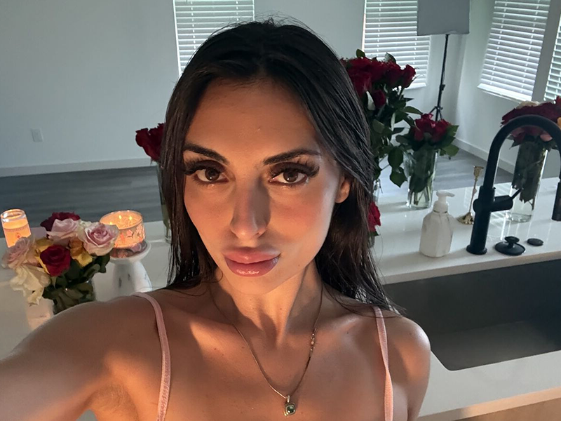 Cam girl Geld from LiveJasmin.com