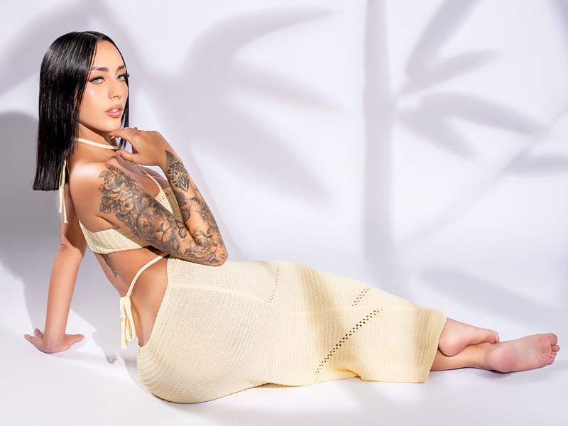 Cam girl IvannaDarkova from LiveJasmin.com